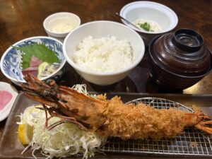 岡崎市 ランチ 定食 エビフライ トンカツ アジフライ 新秋刀魚 秋刀魚の塩焼き
和食 刺身 美味しい